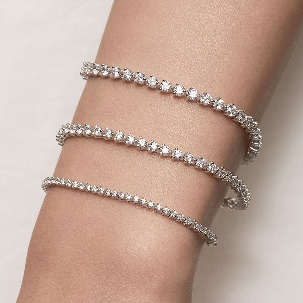 모이사나이트 다이아몬드 테니스 팔찌 3발 2.5mm (중) 요약정보 및 구매